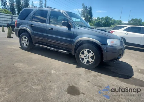 2005 Ford Escape Xlt from USA, damaged, VIN 1FMCU03195KB09277